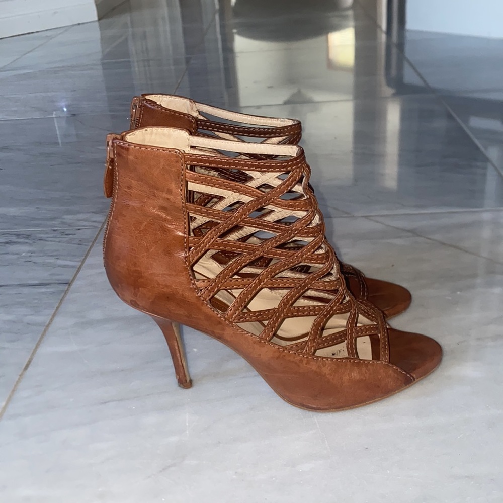 Zara woman’s brown heels